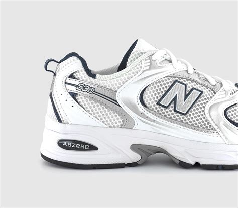 new balance trainers mr530.